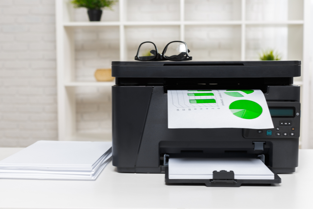 Drukarki i urządzenia wielofunkcyjne – jak wybrać sprzęt do nowoczesnego biura